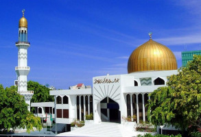 ޙަރާމްގޮތުގައި މުދާ ހޯދުމަކީ މުދަލުގެ ބަރަކާތް ކެނޑޭނޭކަމެއް: ހުތުބާ