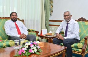 ކުރީގެ ރައީސުން ނައްޓައިގެން އުޅެނީ އިނާޔަތް ކަނޑާލައިގެން: ގާސިމް