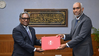 ރައީސް ޑރ. މުއިއްޒުގެ ސްޕެސިއަލް އެންވޯއީއަކަށް މުސާރަ ނުލިބޭ ގޮތަށް ޑރ. ވަހީދު ހަމަޖައްސައިފި