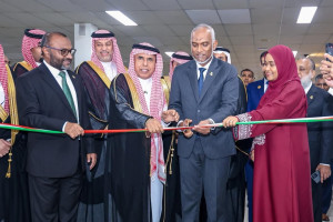 ރައީސްގެ ދެކަނބަލުން ހައްޖުގެ އަޅުކަމަށް ފުރާވަޑައިގެންފި