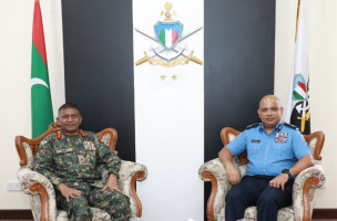 ސަލާމަތީ ބާރުތަކުގެ ވެރިން ބައްދަލުކޮށްފި