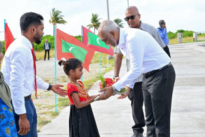 ފުޅަދޫ ކައުންސިލަށް އިންނަފުށި ހަވާލުކުރާނަން: ރައީސް