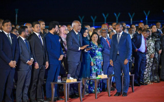 ހަނިމާދޫ އެއާޕޯޓުގައި ޤާއިމުކުރި ޑޮލަރު އޭޓިއެމްއަކާއި ޑޮލަރު ކައުންޓަރު ރައީސް ހުޅުއްވައިދެއްވައިފި