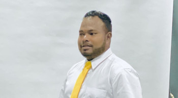 1 ކިލޯ ޑްރަގާއިއެކު މޫދުން ނެނގި އެމްޑީޕީ ކޮލަމާފުށީ ދާއިރާގެ ނައިބް ރައީސް ސަރީއަތް ނިމެންދެން ބަންދު ކުރަން ކޯޓުން އަމުރު ކޮށްފި