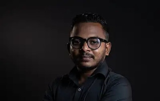 ނޫސްވެރިޔާ މުޒައްޔިނު ފިރިހެނުންނާއިއެކު ކުޅި ކުޅޭ ކަމަށް ތުހުމަތު ކުރެއްވިއްޖެ